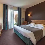 Hotel Logis L'abreuvoir 3*