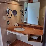 Logis L'abreuvoir Hotel