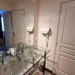 Logis L'abreuvoir Hotel