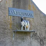 Logis L'abreuvoir Hotel 3*