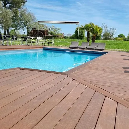 Hotel Logis L'abreuvoir 3*