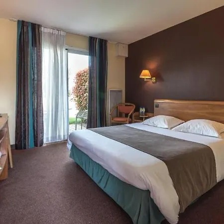 Hotel Logis L'abreuvoir 3*