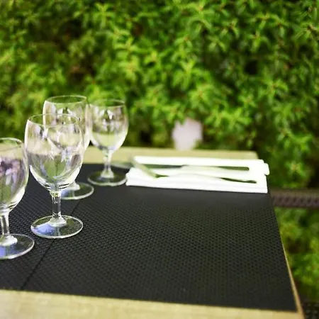 Hotel Logis L'abreuvoir 3*