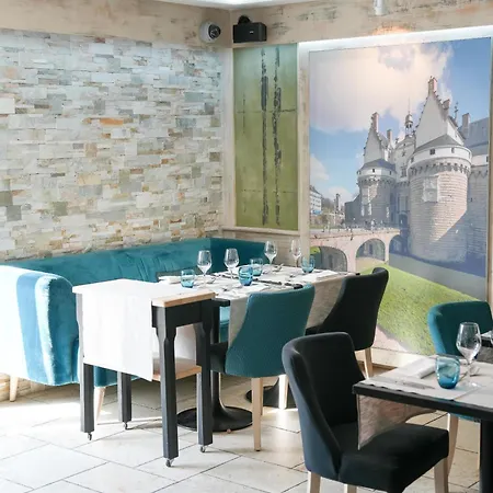 Logis L'abreuvoir Hotel