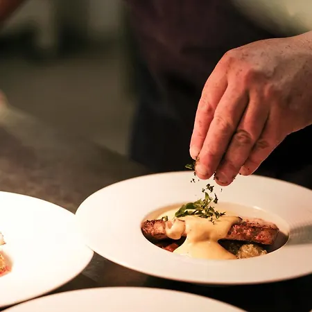 Logis L'abreuvoir Hotel 3*