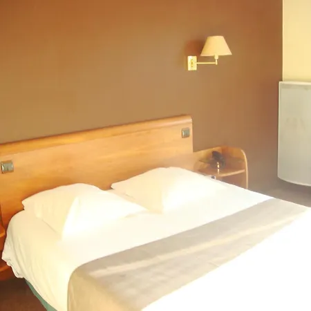 Hotel Logis L'abreuvoir 3*