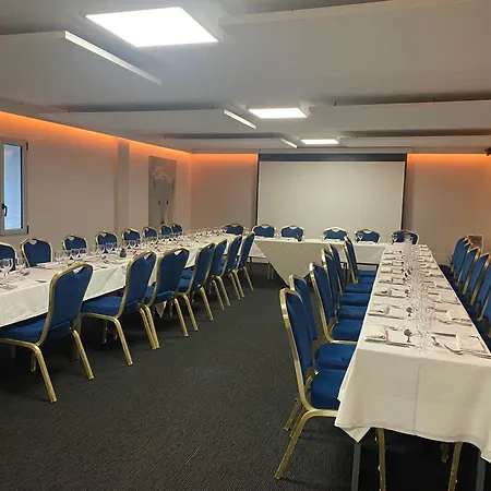 Hotel Logis L'abreuvoir 3*