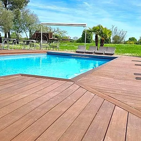 Logis L'abreuvoir Hotel