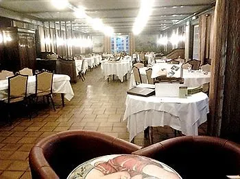 Hotel Logis L'abreuvoir 3*