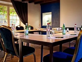 Logis L'abreuvoir Hotel 3*