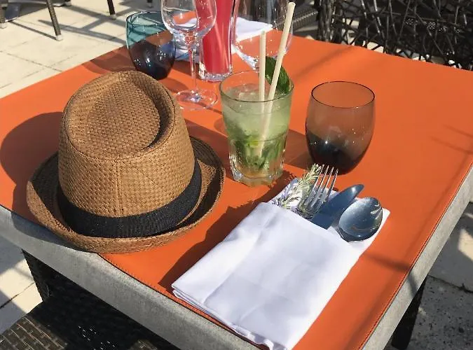 Logis L'abreuvoir Hotel 3*