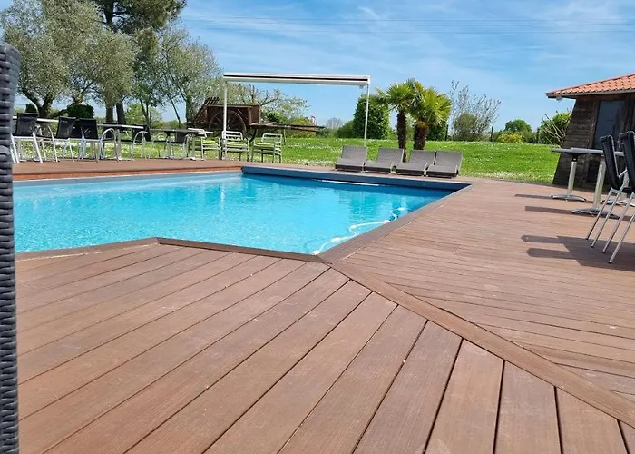 Hotel Logis L'abreuvoir 3*