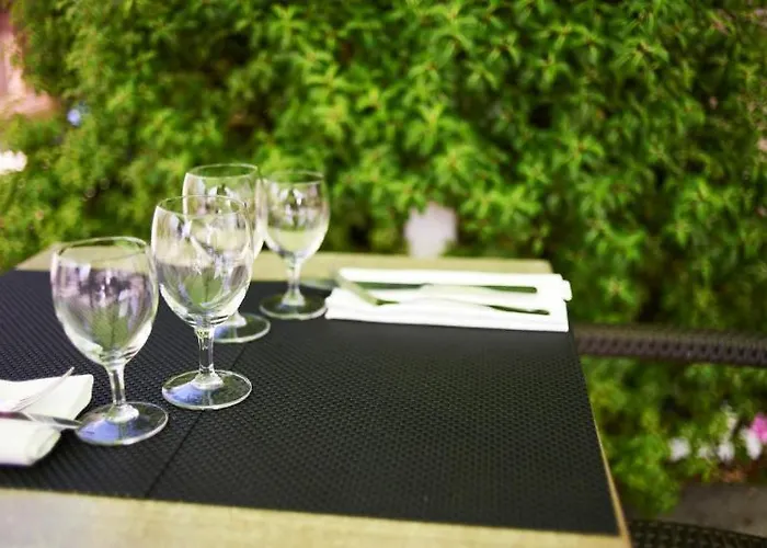 Hotel Logis L'abreuvoir 3*