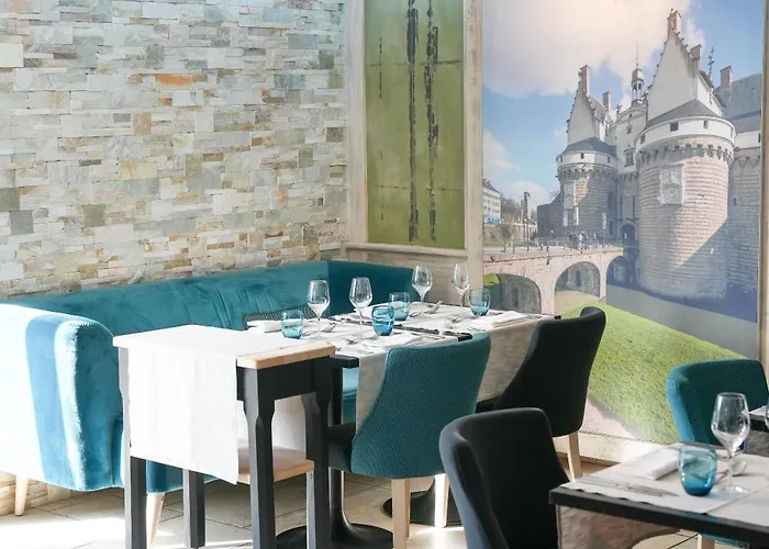 Logis L'abreuvoir Hotel