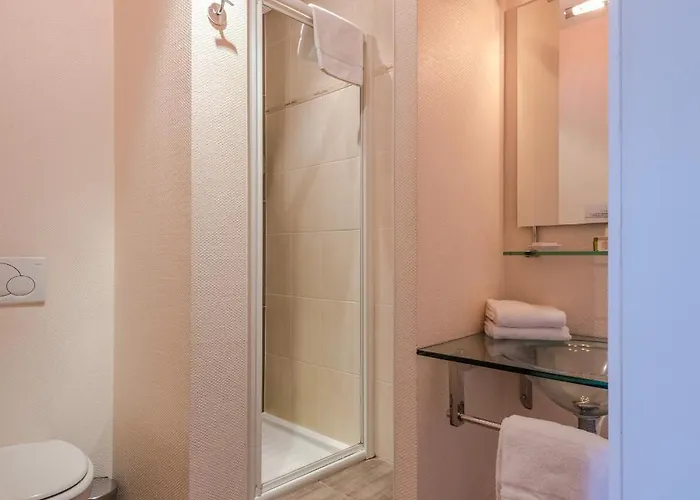 Logis L'abreuvoir Hotel