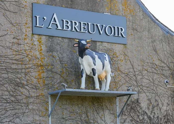 Logis L'abreuvoir Hotel 3*