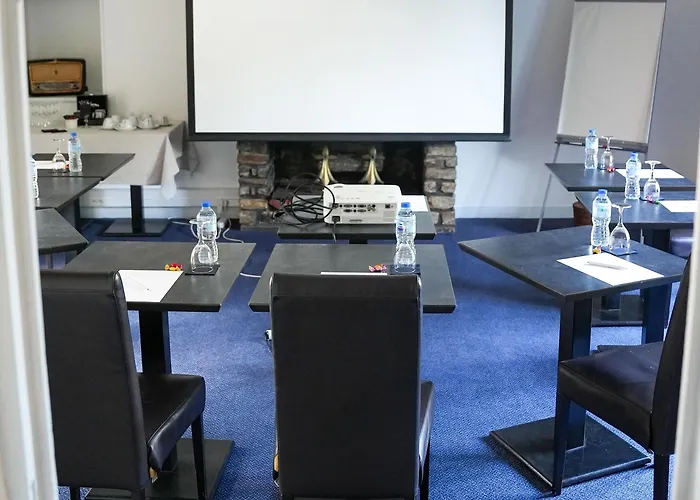 Logis L'abreuvoir Hotel