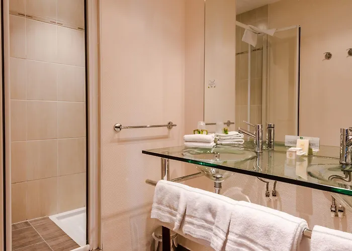 Logis L'abreuvoir Hotel Heric