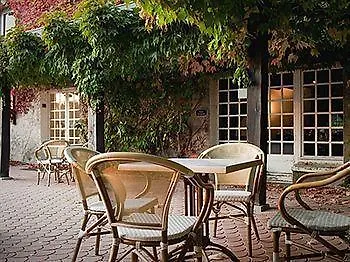 Logis L'abreuvoir Hotel 3*