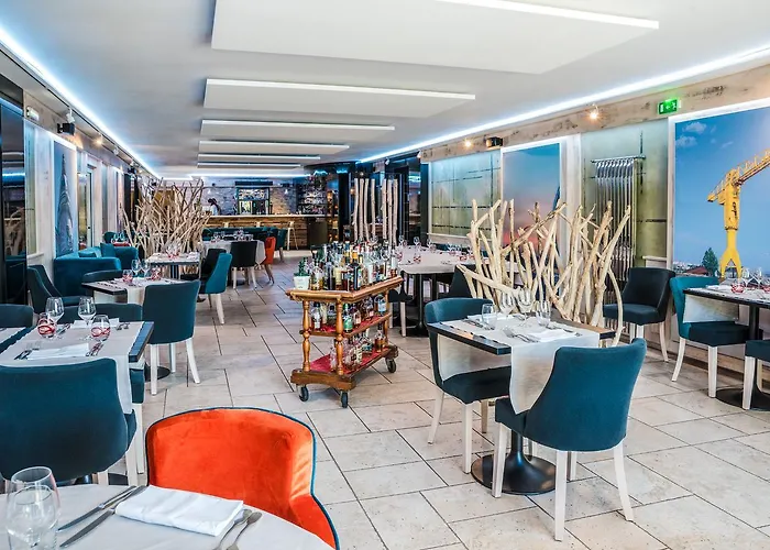 Logis L'abreuvoir Hotel 3*